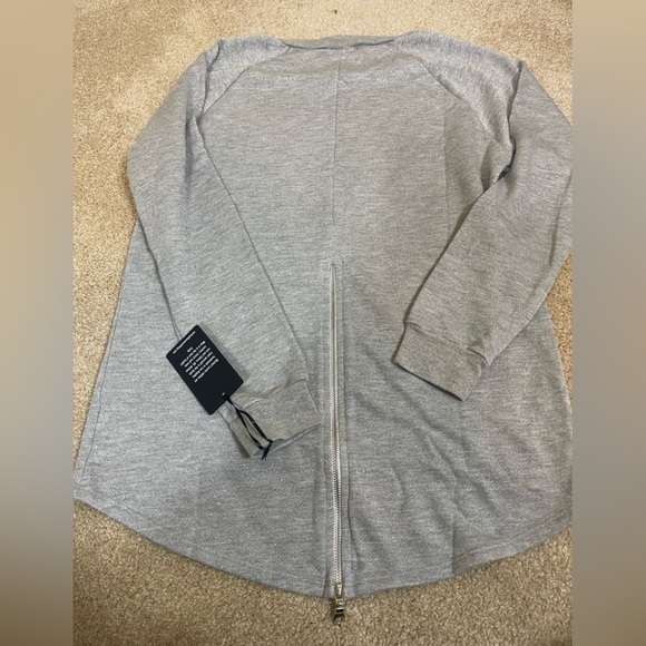 NWT oversized grey with silver metallic threads size XS - Picture 2 of 9